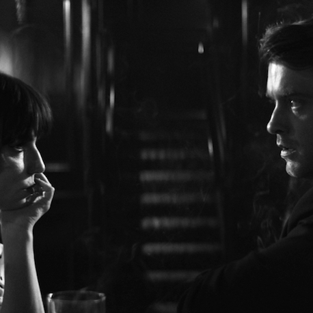 Crítica de Tribeca 2026: CROOKS, Film Noir Pastiche encontra seu fundamento na performance feroz de Melora Walters