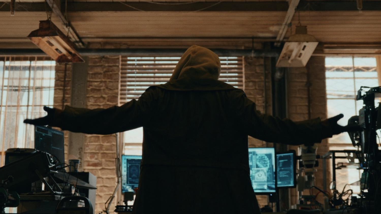 Homem-Aranha: imagem de trailer aprimorada do novo dia revela o rosto do personagem misterioso de Sadie Sink