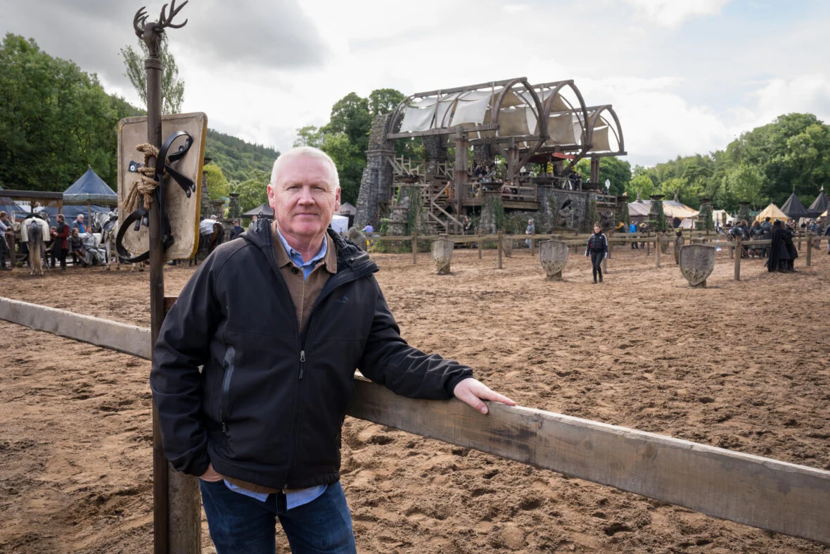 Tom McCullagh, do Cavaleiro dos Sete Reinos, fala sobre a redução de Westeros e a construção de pontes