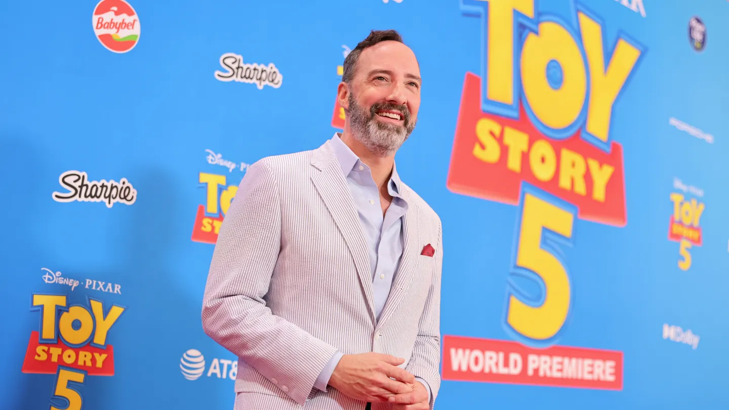 Tony Hale em Forky, Toy Story 5 e Entrando no Universo Nancy Meyers